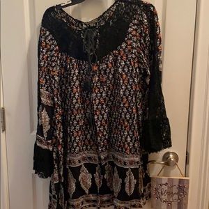 Ladies Top Small Velzera Like New